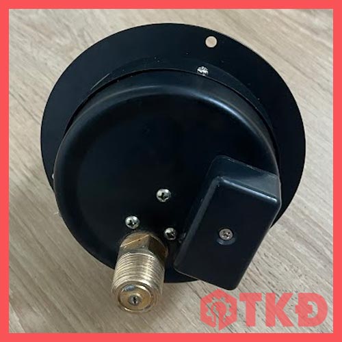 đồng hồ đo áp suất có chỉnh 3 kim chân sau 4
